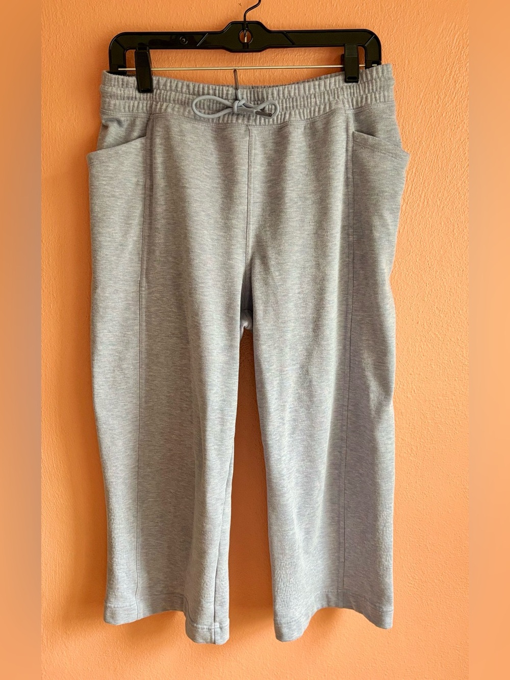 Title Nine Gray Cropped Sweatpants